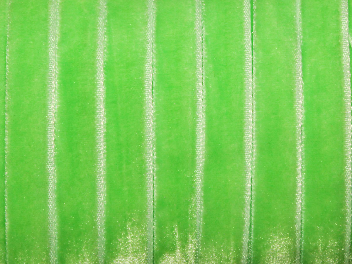 Лента бархатная УТ 10мм цв.8582 салатовый