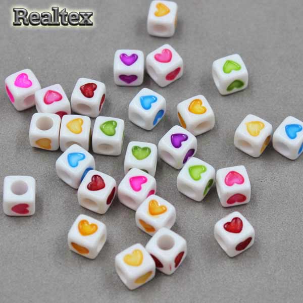 Бусины пластик Реалтекс Сердечки 6*6мм (100гр) цв.белый/mix