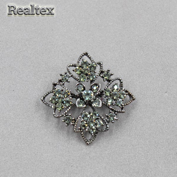 Брошь со стразами Реалтекс R-8-27 на планшете цв.черный никель