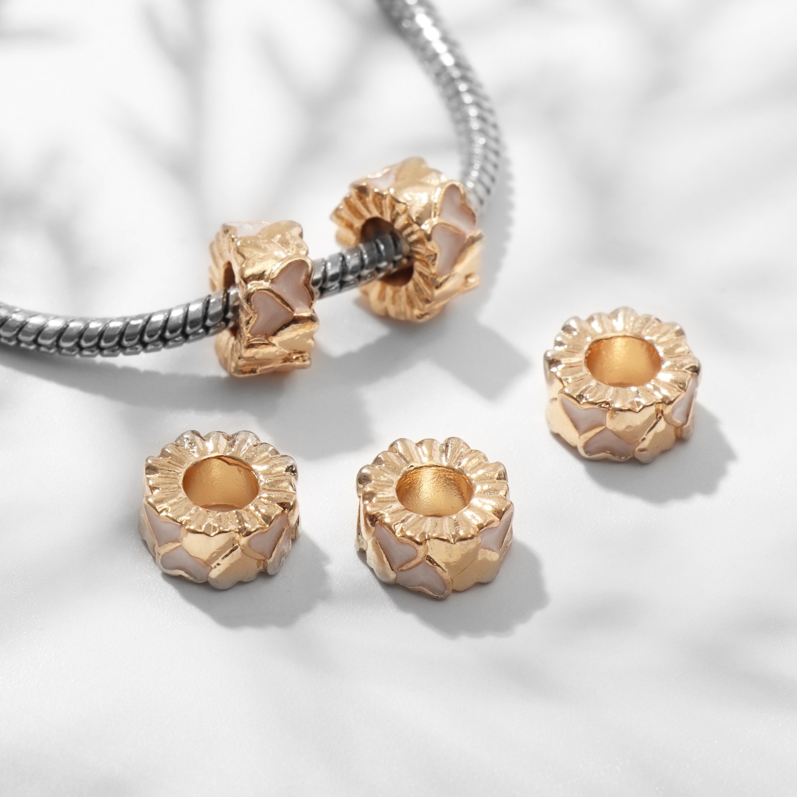 Разделитель для бус 9709397 "Кольцо" цв.белый/золото