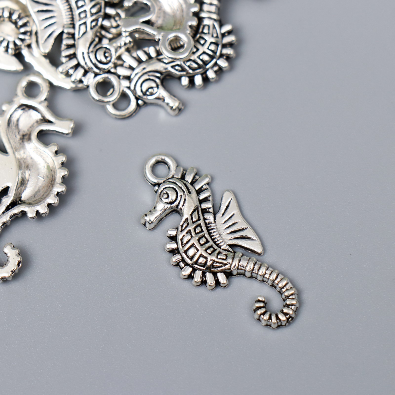 Подвеска металл 7006384 "Морской конёк" (5шт) цв.серебро