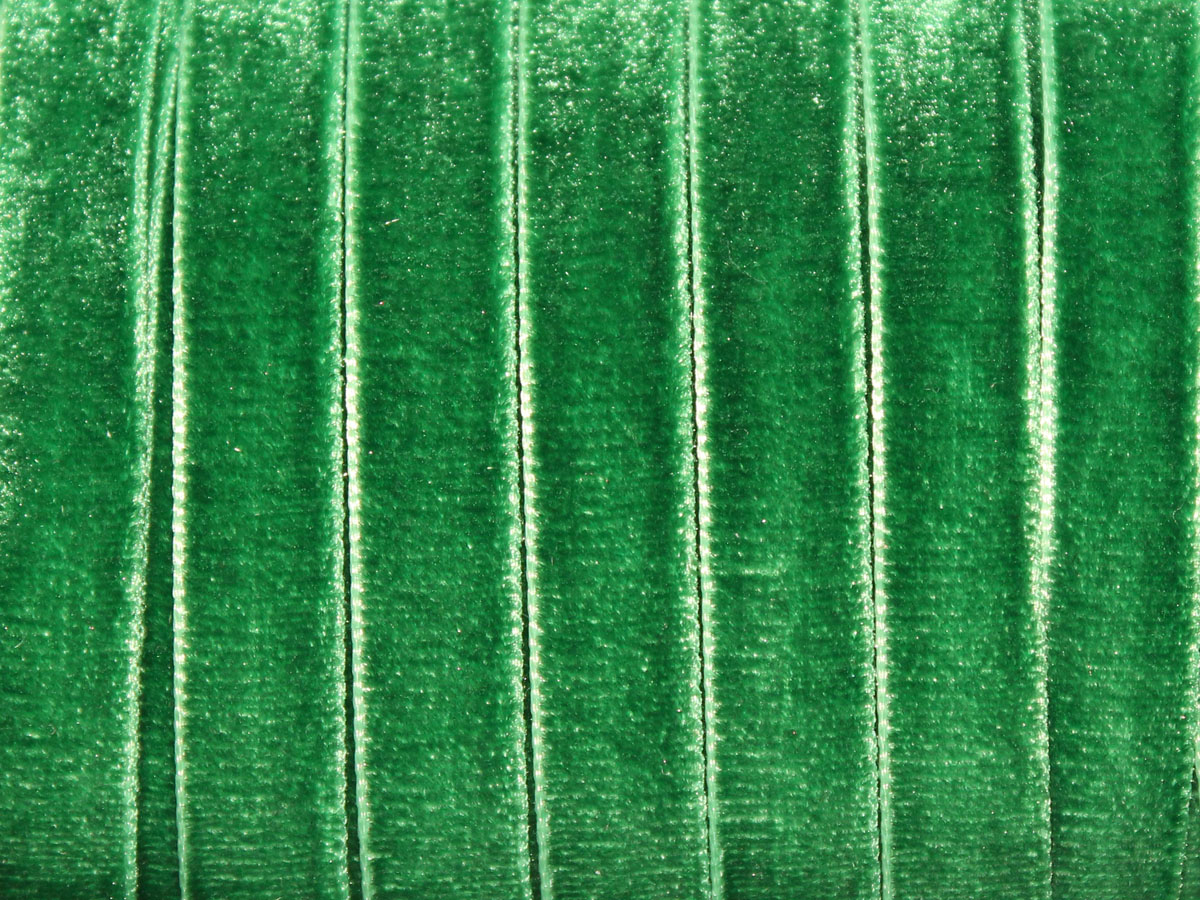 Лента бархатная УТ 10мм цв.8585 зелёный