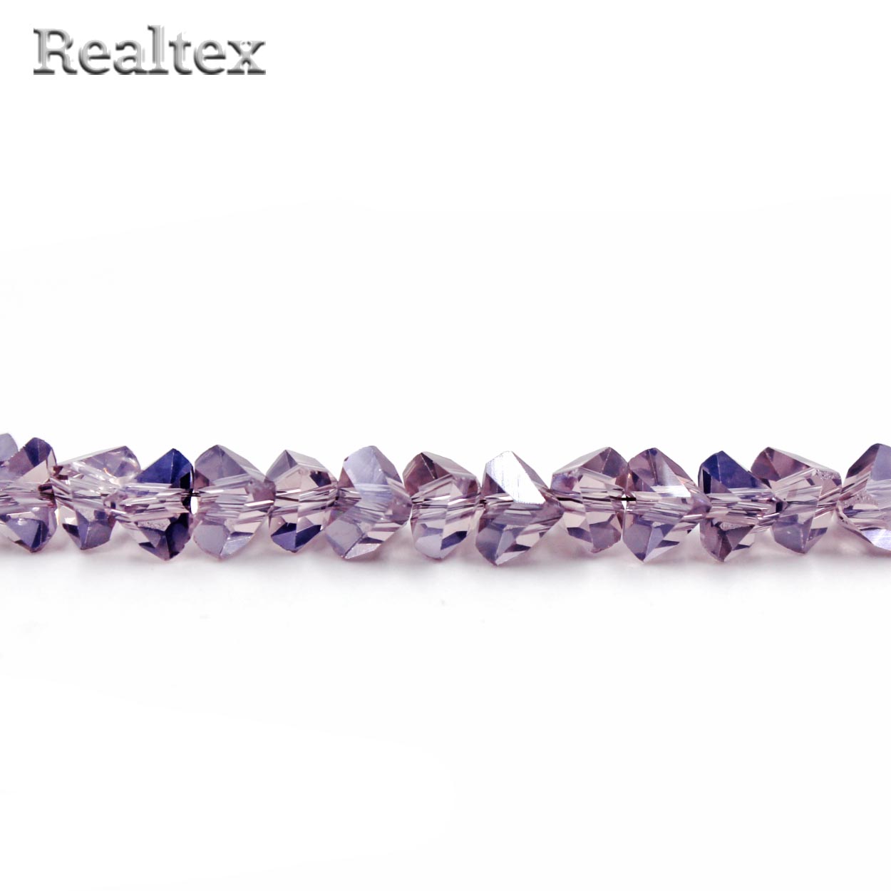 Бусины Реалтекс стеклянные со скошенными гранями 6мм "Пирамида" на нитях цв.26А св.сиреневый АВ