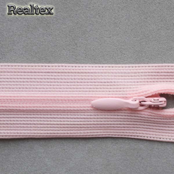  Молния потайная Т.3 20см цв.135/152F розово-персиковый