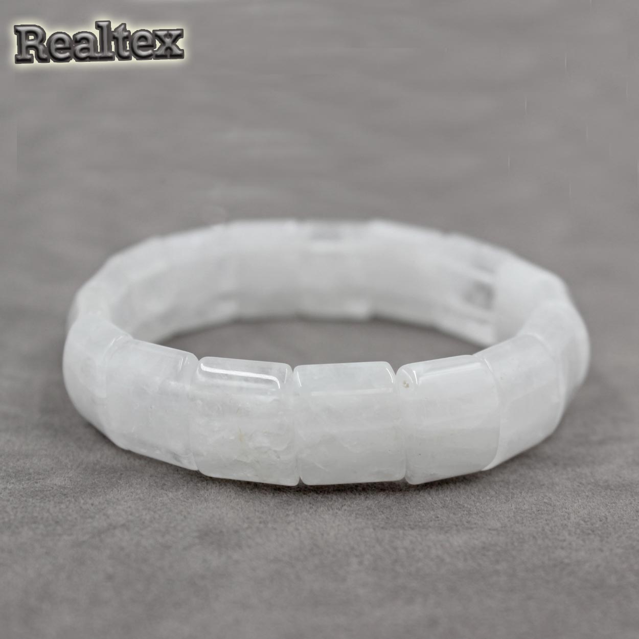 Браслет Realtex из натурального камня Квадрат полукруглый цв.полупрозрачный