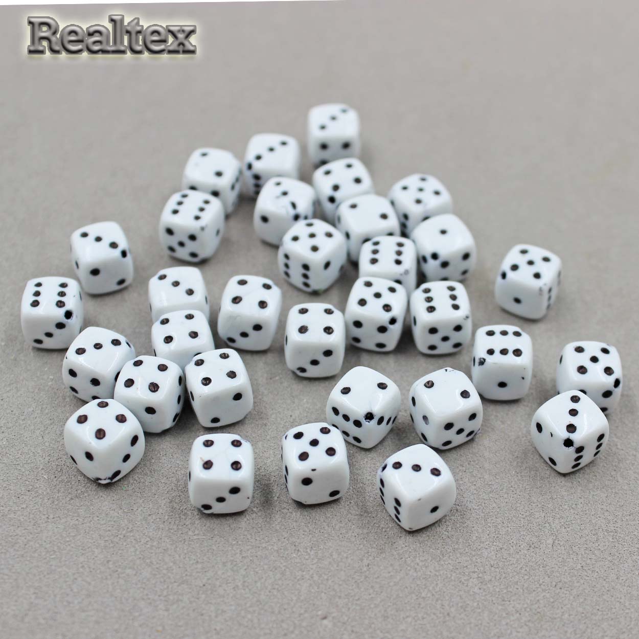 Бусины пластик Реалтекс Кубик Игральный (500гр) цв.белый/черные точки