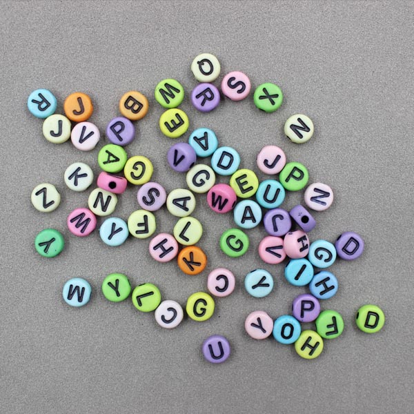 Бусины пластик Realtex Английский алфавит 4*7мм (500гр) цв.mix