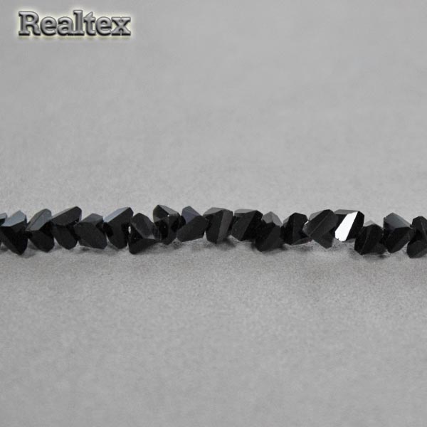 Бусины Реалтекс стеклянные со скошенными гранями 6мм "Пирамида" на нитях цв.02 черный