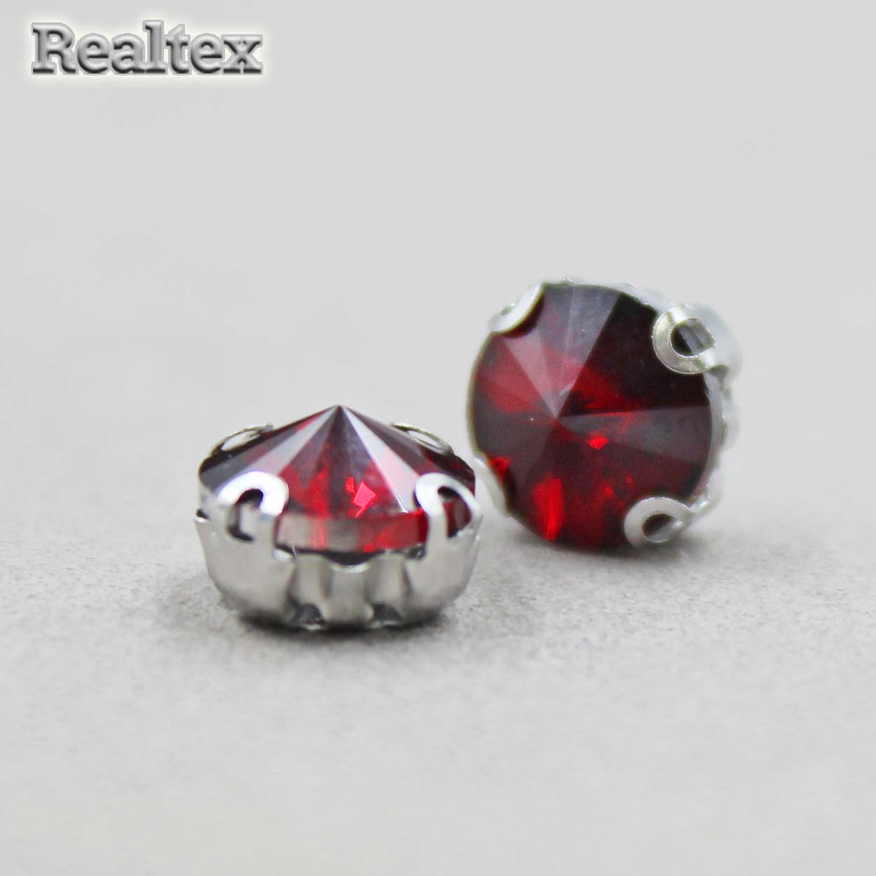 Стразы пришивные стекло в оправе Realtex "круг"  8мм цв.07 Red