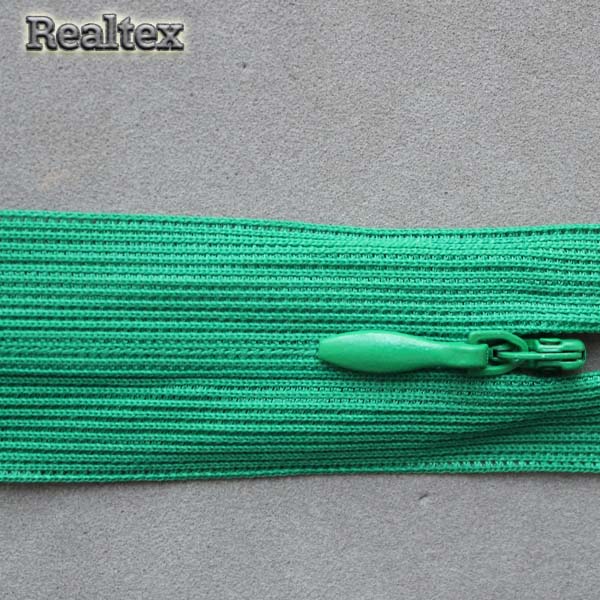  Молния потайная Т.3 20см цв.242 зеленый