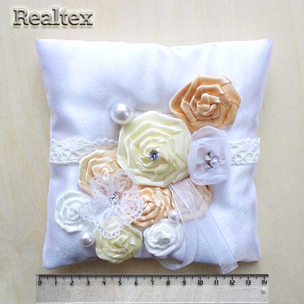 Подушечка для колец №3004 цв.3005 кремовый 