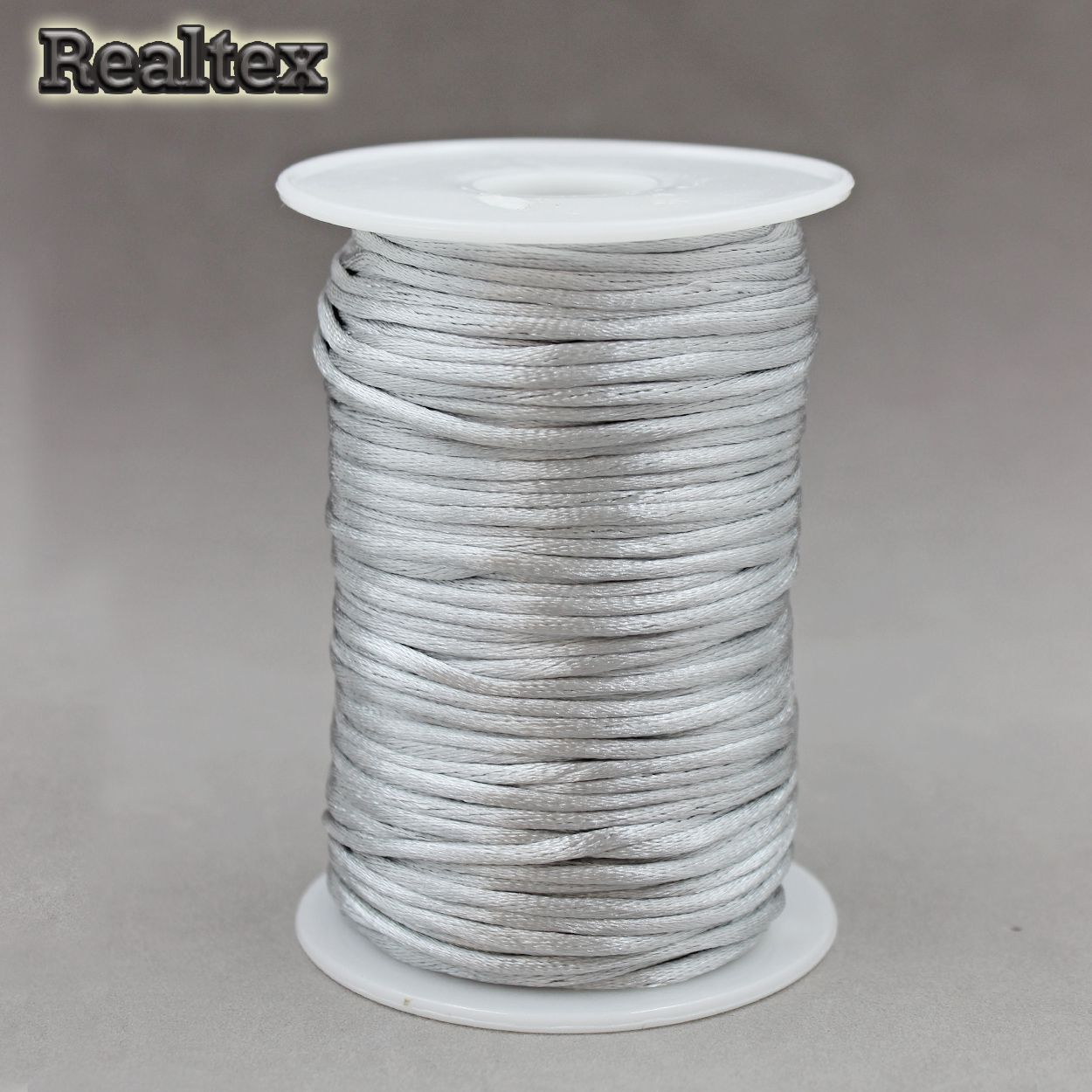 Шнур круглый атласный  Realtex 2мм (91.5м) цв.051 светло-серый