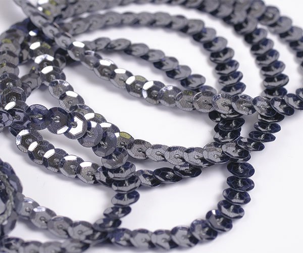 Пайетки на нитях плоские TBY-FLKU06-SB 6мм цв.02 черный