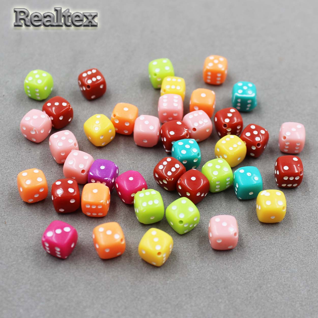 Бусины пластик Реалтекс Кубик Игральный (500гр) цв.mix/белые точки