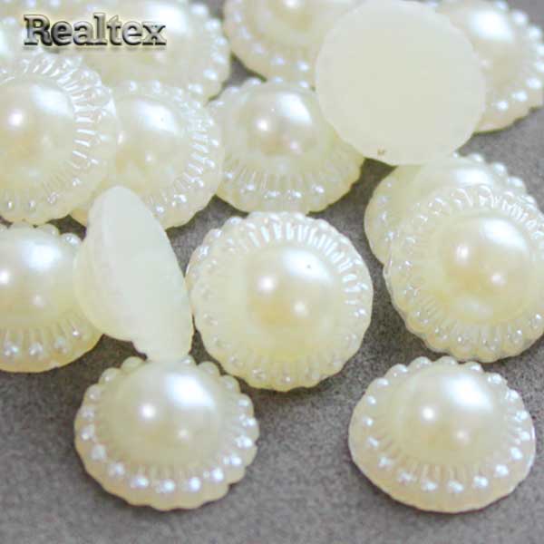 Полу-бусы фигурные Цветок 12мм (20гр) цв.041 молочный