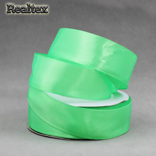 Лента атласная 25мм Realtex (32,9м) цв.051 светло-зеленый