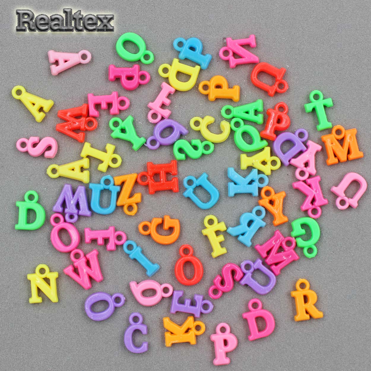Бусины пластик Реалтекс Подвеска Буквы (английский алфавит) (100гр) цв.mix яркий