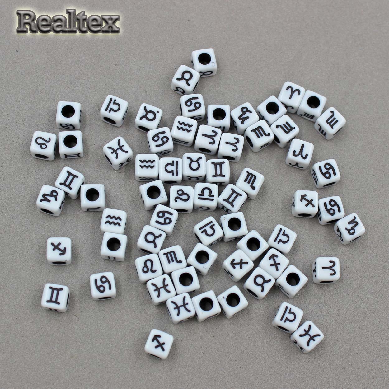 Бусины пластик Realtex Знаки зодиака 6*6мм (100гр) цв.белый/черный